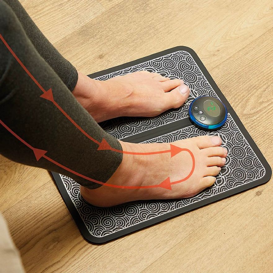 EMS foot massager packaging and accessories
